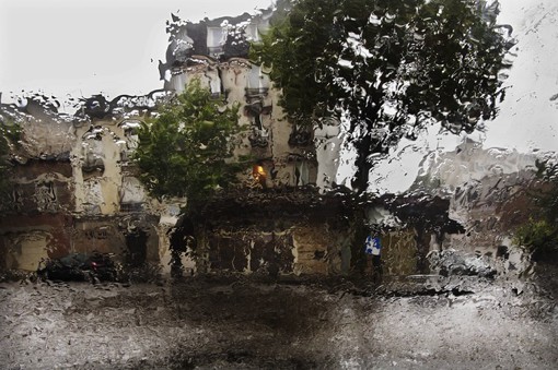 摄影师 Christophe Jacrot拍摄的雨中巴黎城市摄影作品