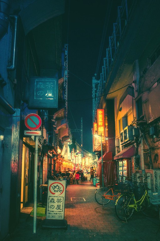 日本京都街头小巷的城市夜景摄影