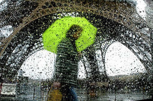 摄影师 Christophe Jacrot拍摄的雨中巴黎城市摄影