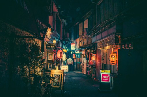 日本京都街头小巷的城市夜景摄影